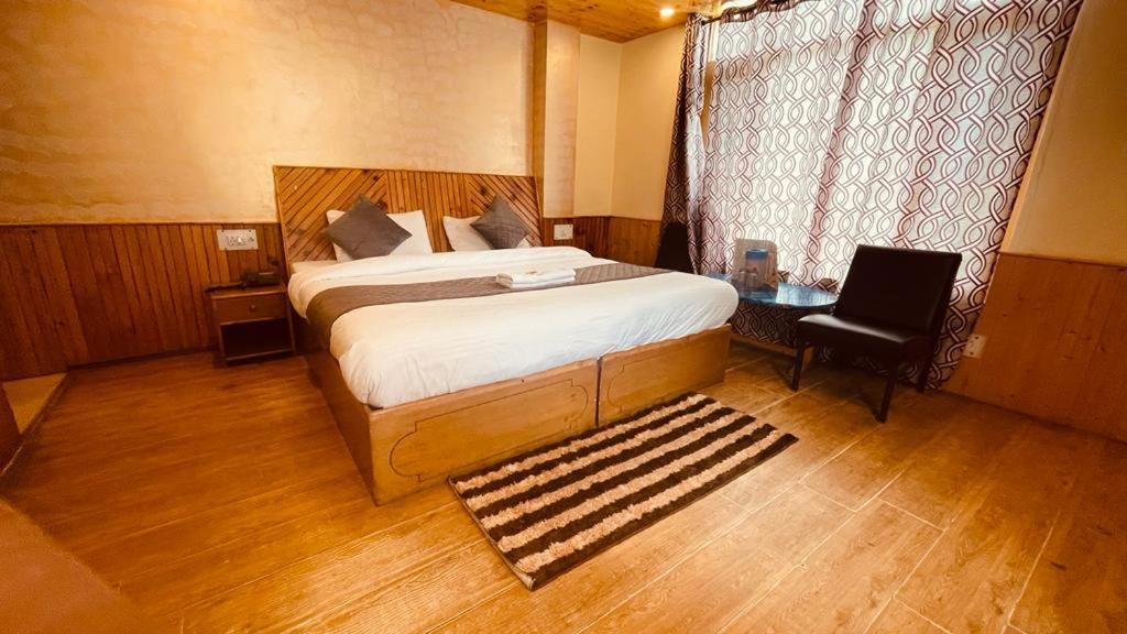 Sandhu Hotel & Restaurant Уна Экстерьер фото