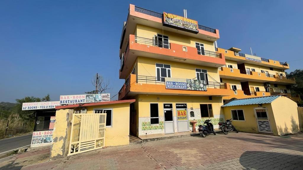 Sandhu Hotel & Restaurant Уна Экстерьер фото